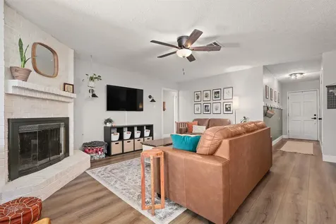 1819 Meadow Creek Drive Pearland TX 77581
