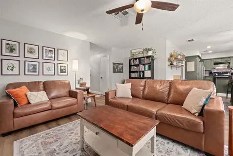 1819 Meadow Creek Drive Pearland TX 77581