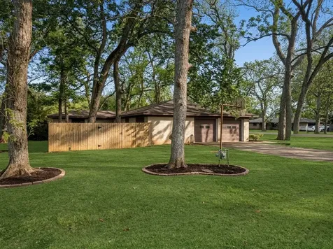 213 Van Winkle Street Lake Jackson TX 77566