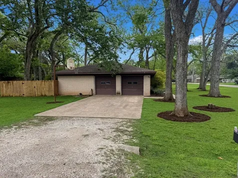 213 Van Winkle Street Lake Jackson TX 77566