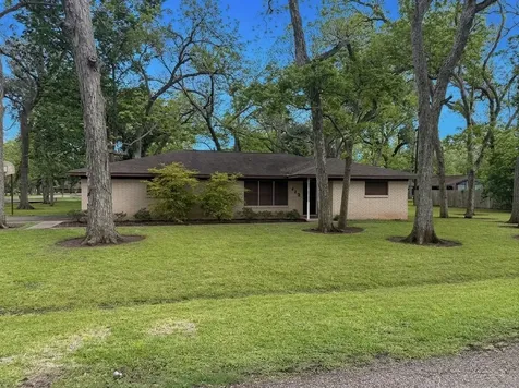 213 Van Winkle Street Lake Jackson TX 77566