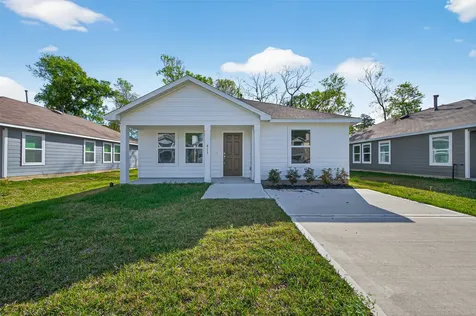 813 Jefferson Avenue Cleveland TX 77327