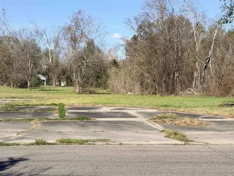 1606 W Park Avenue Orange TX 77630