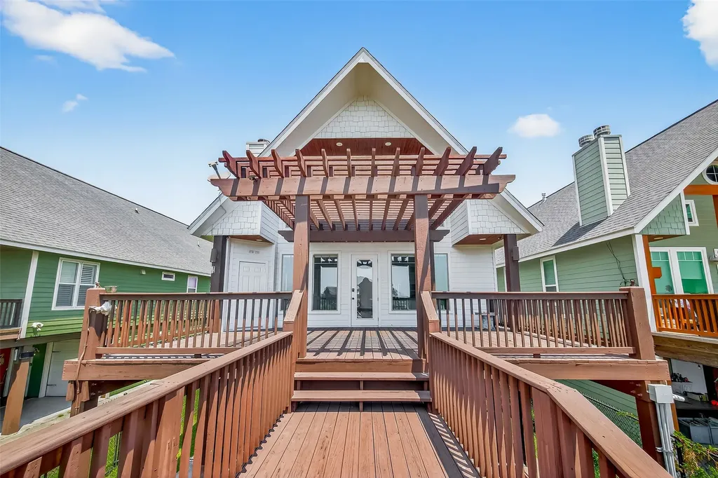 225 S Front Street Freeport TX 77541