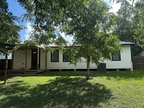 719 Eckel Street La Grange TX 78945