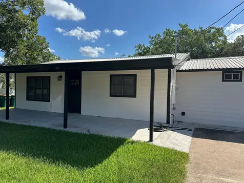 719 Eckel Street La Grange TX 78945
