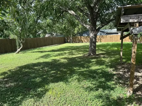 719 Eckel Street La Grange TX 78945