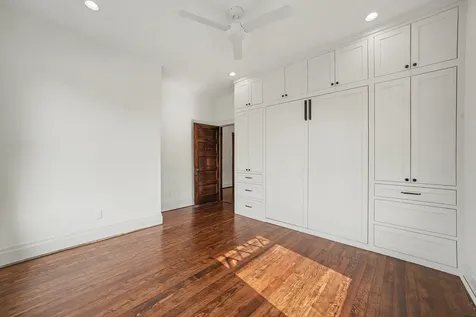 404 Avondale Street Houston TX 77006