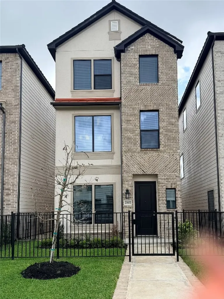 2507 Grey Willow Trail Houston TX 77077