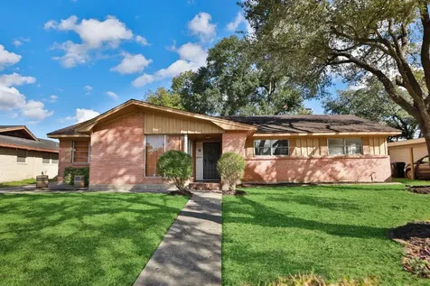8235 Dover Street Houston TX 77061