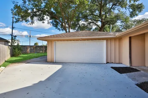 8235 Dover Street Houston TX 77061