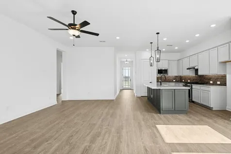 12123 Canal View Boulevard Mont Belvieu TX 77523