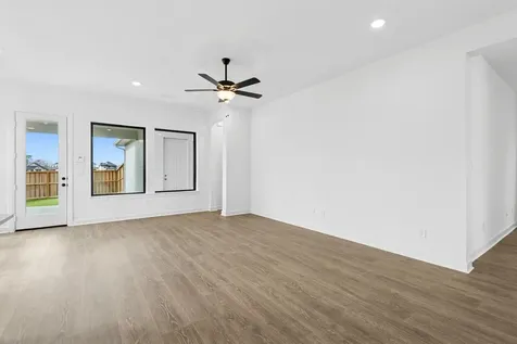 12123 Canal View Boulevard Mont Belvieu TX 77523
