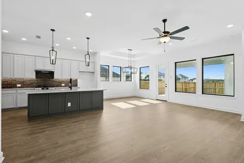 12123 Canal View Boulevard Mont Belvieu TX 77523