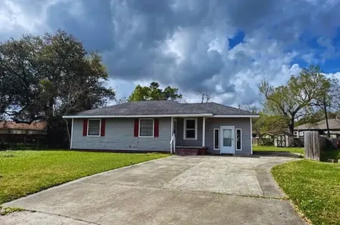 2 Pacific Circle Orange TX 77630