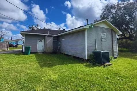 2 Pacific Circle Orange TX 77630