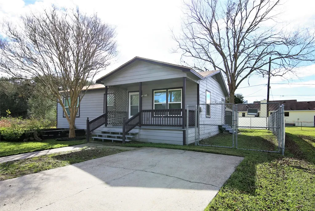 6611 Wayne Johnson Avenue Hitchcock TX 77563