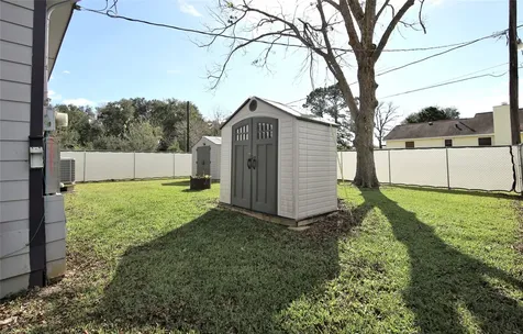 6611 Wayne Johnson Avenue Hitchcock TX 77563