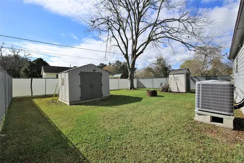6611 Wayne Johnson Avenue Hitchcock TX 77563