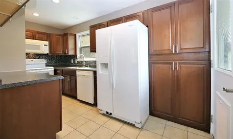 6611 Wayne Johnson Avenue Hitchcock TX 77563