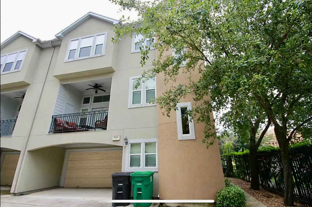 920 W 26th Street Houston TX 77008
