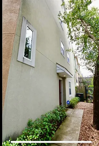 920 W 26th Street Houston TX 77008