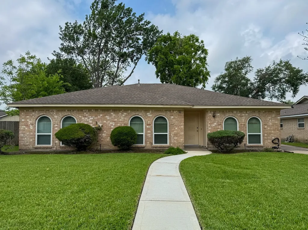 1307 Hitherfield Drive Sugar Land TX 77498