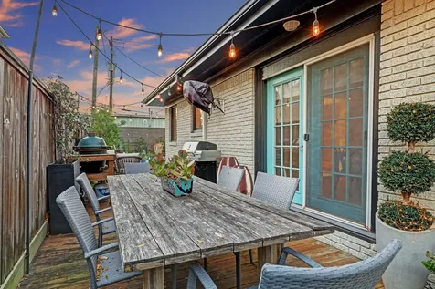 1754 Hawthorne Street Houston TX 77098