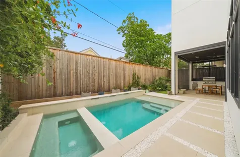 1614 Driscoll Street Houston TX 77019