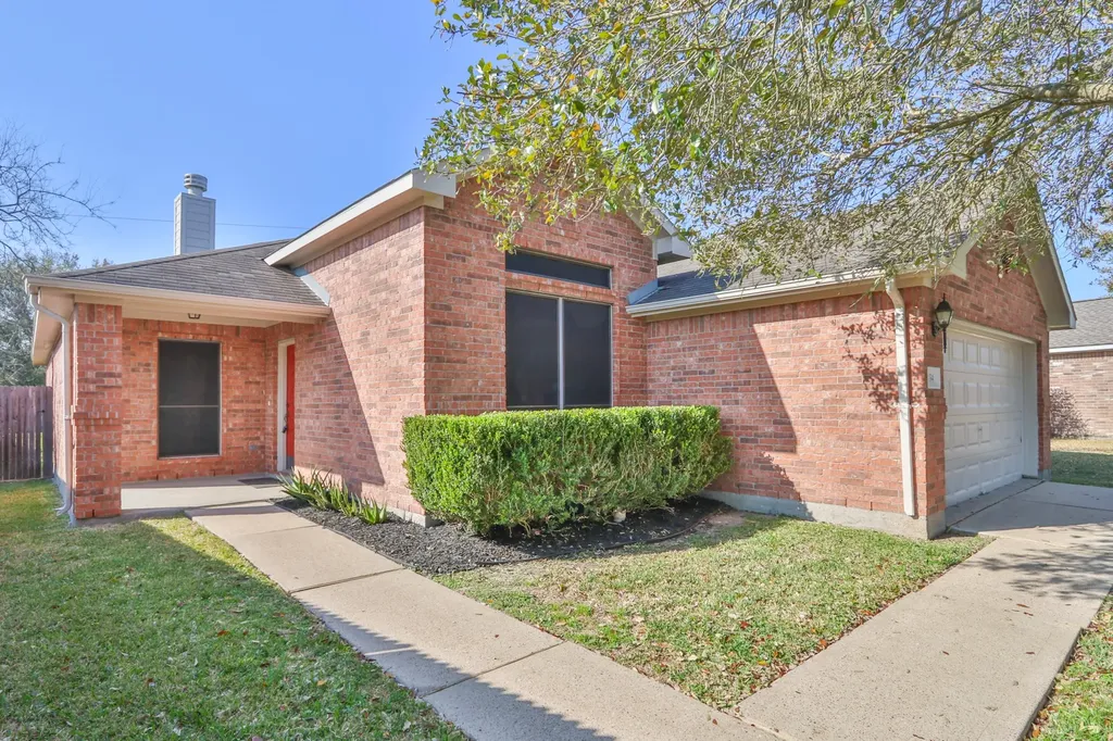 834 Chase View Drive Bacliff TX 77518