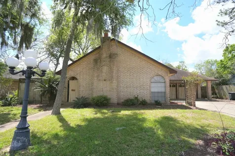 209 Dogwood Street Lake Jackson TX 77566