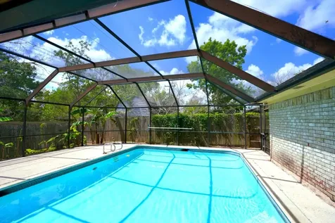209 Dogwood Street Lake Jackson TX 77566