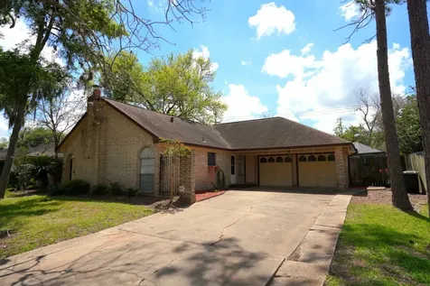 209 Dogwood Street Lake Jackson TX 77566