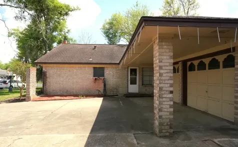 209 Dogwood Street Lake Jackson TX 77566