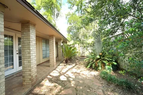 209 Dogwood Street Lake Jackson TX 77566