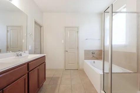 5804 Lawrence Court Pearland TX 77584