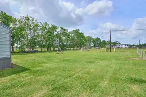 1003 Nunez Street Beasley TX 77417