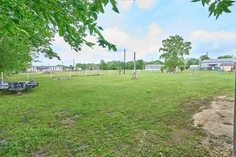 1003 Nunez Street Beasley TX 77417