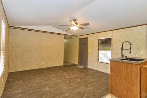 1003 Nunez Street Beasley TX 77417