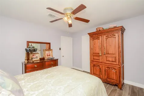 1022 Saddle Rock Drive Houston TX 77088