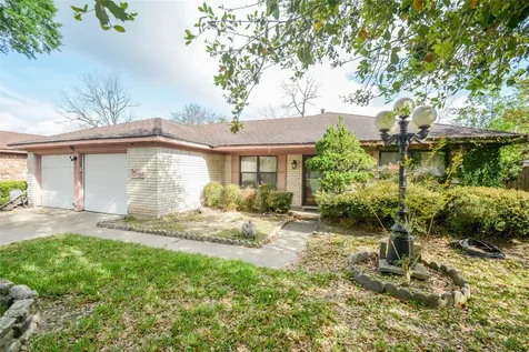 1022 Saddle Rock Drive Houston TX 77088