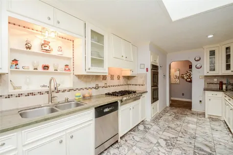 1022 Saddle Rock Drive Houston TX 77088