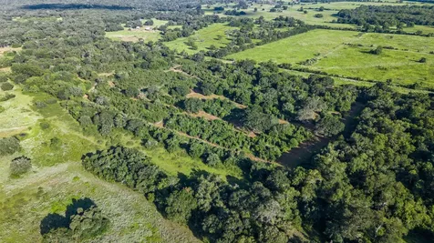7462 County Road 284 Edna TX 77957