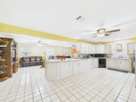 1236 County Road 634 Alvin TX 77511