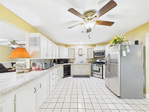 1236 County Road 634 Alvin TX 77511