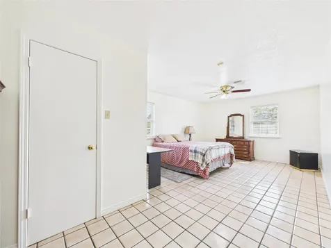 1236 County Road 634 Alvin TX 77511