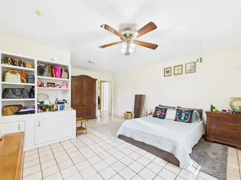 1236 County Road 634 Alvin TX 77511