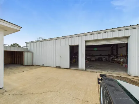 1236 County Road 634 Alvin TX 77511