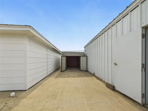 1236 County Road 634 Alvin TX 77511