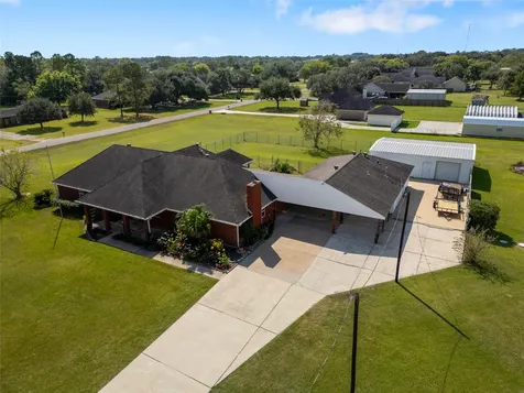 1236 County Road 634 Alvin TX 77511